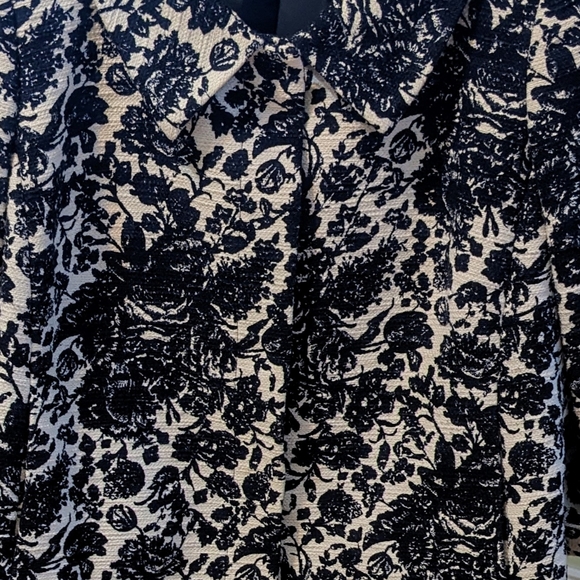 Talbots Petite Size 10 Navy/White Floral Blazer Jacket - Picture 3 of 11
